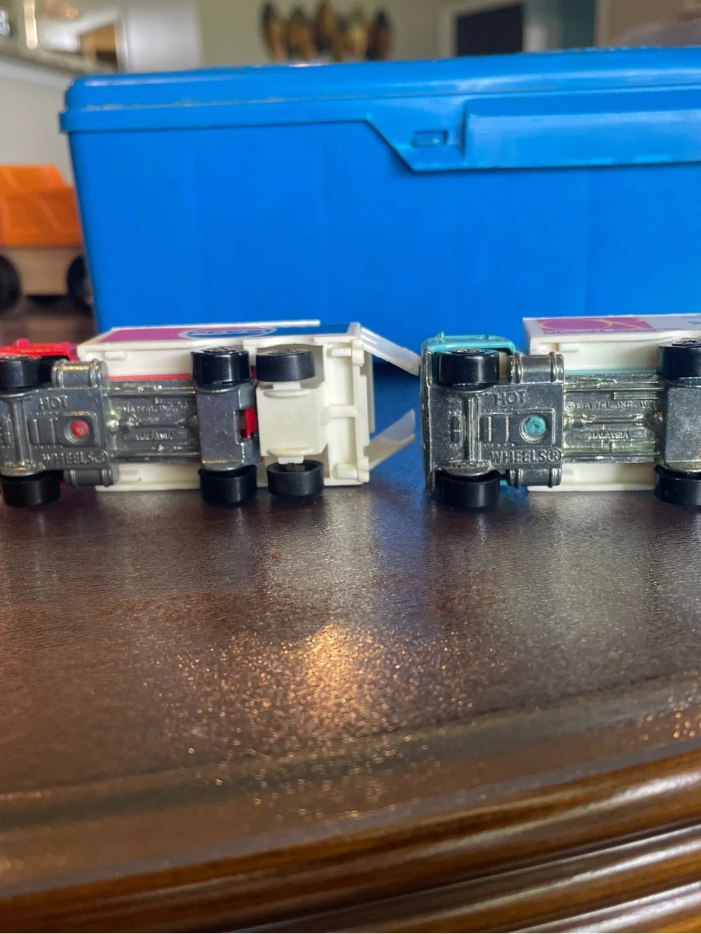 Hot Wheels HiWay Hauler  Pepsi 1986 Truck & Ocean Pacific Delivery lot 2